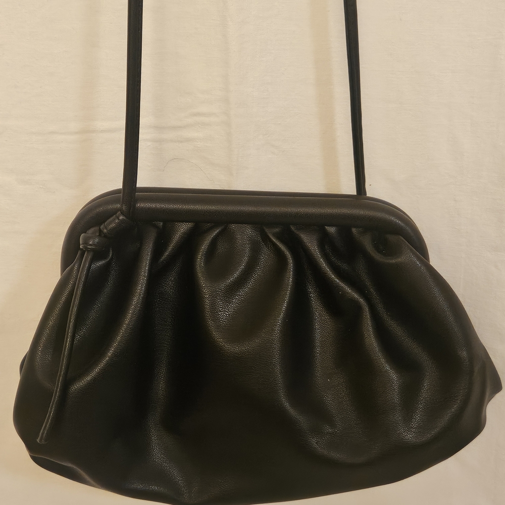 Steve Madden Black Leather Frame Bag – Slouchy Crossbody